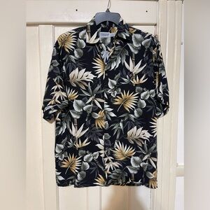WINDHAM POINTE Men’s Hawaiian 100% RAYON floral shirt size M